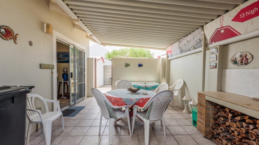 5 Bedroom Property for Sale in Struisbaai Western Cape